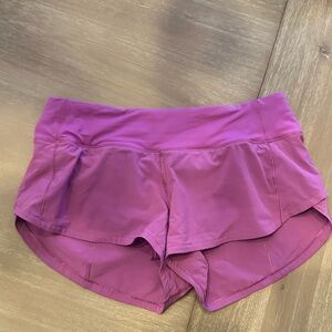 Lululemon Speed Up Low-Rise Lined Short 2.5" 
Size 4